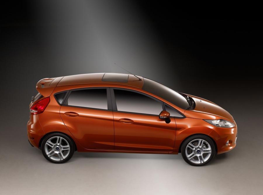  Ford Fiesta Zetec S 2009 года  (фото 8 из 38)